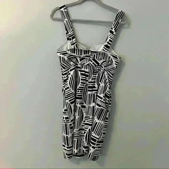 Trina Turk Geometric Print Dress (Flaws) Size 4/6 - Picture 4 of 8